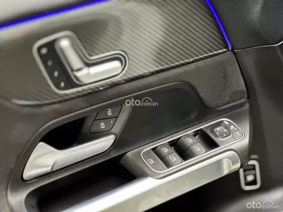 Mercedes-Benz GLB 35 AMG 2021 - Mẫu xe 7 chỗ không kém phần thể thao