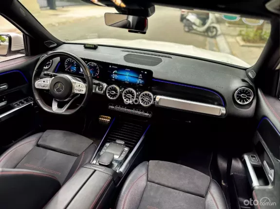 Mercedes-Benz GLB 35 AMG 2021 - Mẫu xe 7 chỗ không kém phần thể thao