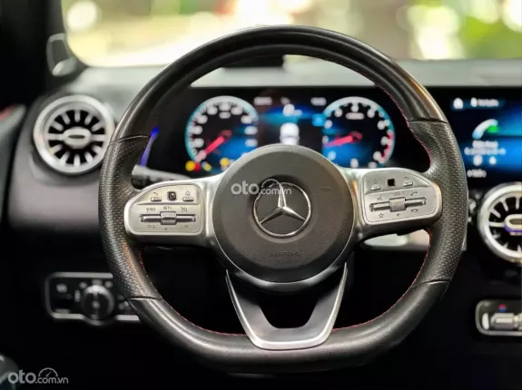 Mercedes-Benz GLB 35 AMG 2021 - Mẫu xe 7 chỗ không kém phần thể thao