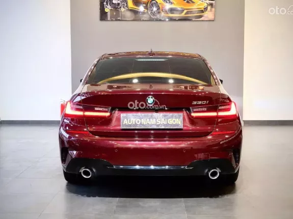 BMW 330i M Sport 2019 - Thiết kế thể thao, sang trọng với màu đỏ rượu vang