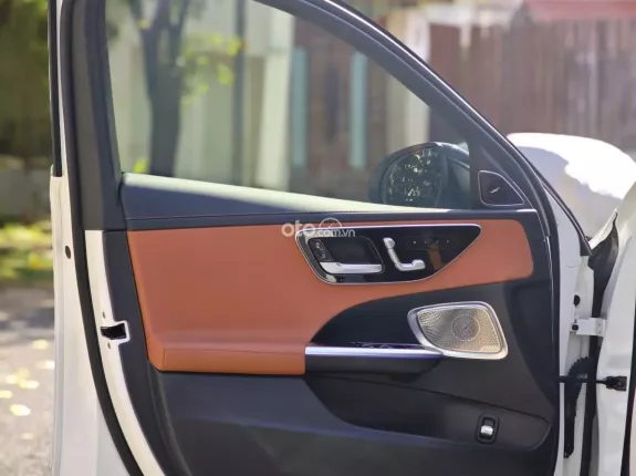 Mercedes-Benz C300 AMG 2022 - V1 Trắng Nâu