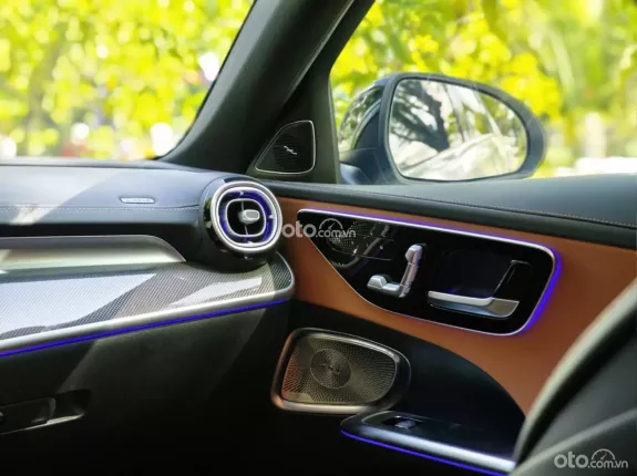 Mercedes-Benz C300 AMG 2022 - V1 Trắng Nâu