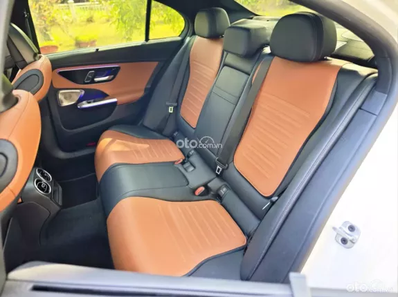 Mercedes-Benz C300 AMG 2022 - V1 Trắng Nâu