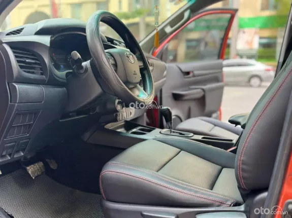 Toyota Hilux 2.4G 4x2 AT 2019 - Mẫu bán tải cực mới, nhập Thái