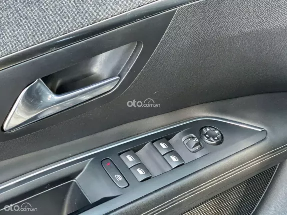 Peugeot 3008 Allure 2020 - Xe cực mới, liên hệ em xem xe tại Hà Nội