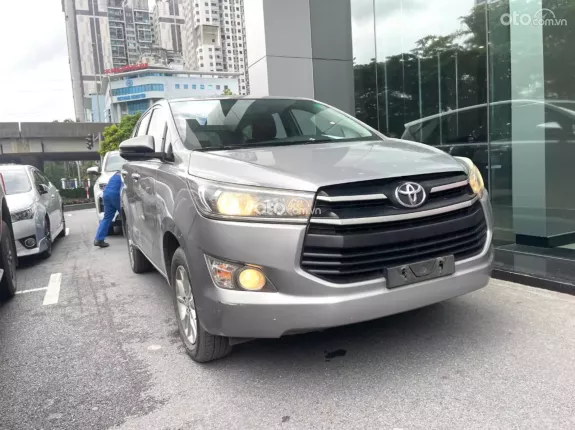 Toyota Innova 2.0E 2019 - BH chính hãng
