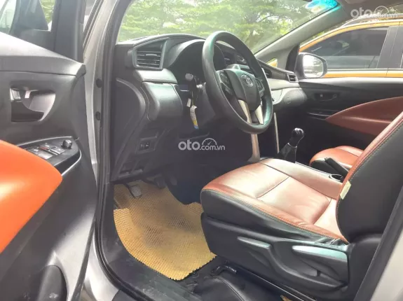 Toyota Innova 2.0E 2019 - BH chính hãng