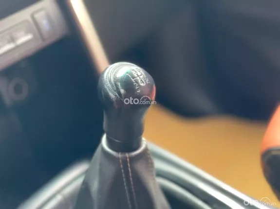 Toyota Innova 2.0E 2019 - BH chính hãng