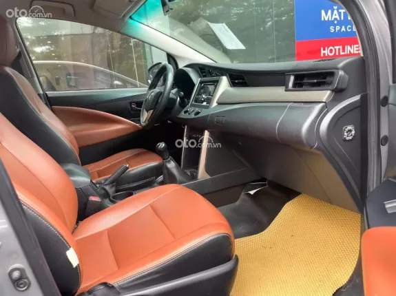 Toyota Innova 2.0E 2019 - BH chính hãng