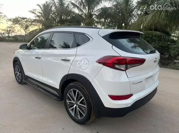 Hyundai Tucson 2.0 Đặc biệt 2016 - Xe đẹp, giá tốt sang tên ngay