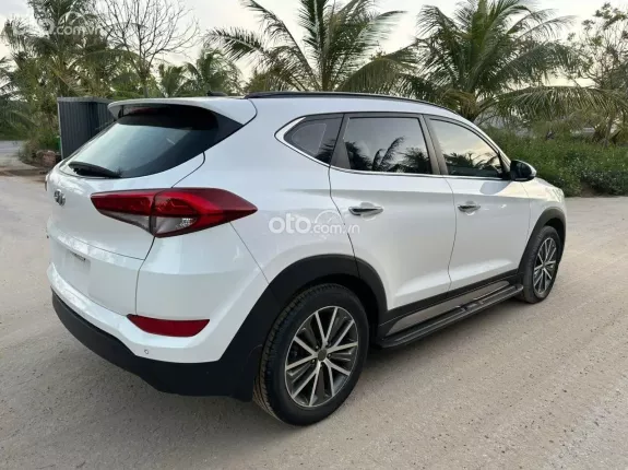 Hyundai Tucson 2.0 Đặc biệt 2016 - Xe đẹp, giá tốt sang tên ngay