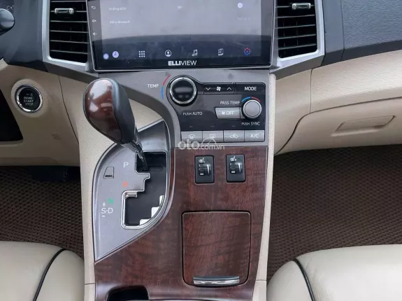 Toyota Venza 2.7 AWD AT 2010 - Nhập Mỹ nguyên chiếc