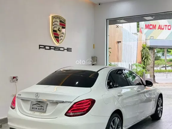Mercedes-Benz C250 Exclusive 2018 - Xe full lịch sử bảo dưỡng chính hãng, model mới