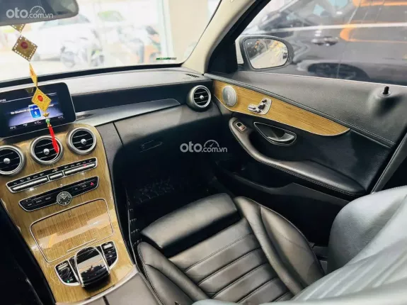 Mercedes-Benz C250 Exclusive 2018 - Xe full lịch sử bảo dưỡng chính hãng, model mới