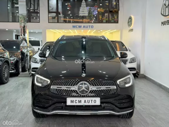 Mercedes-Benz GLC 300 4Matic 2021 - Xe còn mới chủ đi ít nên chất xe còn đẹp, bao check
