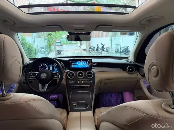 Mercedes-Benz GLC 300 4Matic 2021 - Xe còn mới chủ đi ít nên chất xe còn đẹp, bao check
