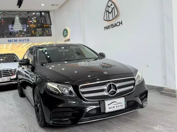 Mercedes-Benz E300 AMG 2019 - Xe đã được nâng cấp lên bộ mâm G63 siêu ngầu.