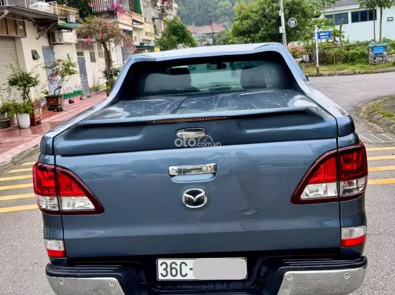 Mazda BT-50 Luxury 4x2 2.2 AT 2015 - Xe đẹp fom mới
