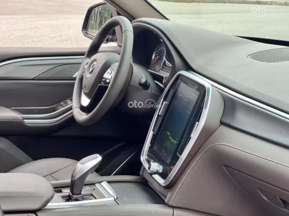 VinFast LUX SA2.0 Nâng cao 2022 - Bầu trời công nghệ!