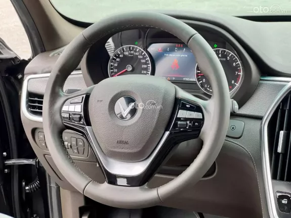 VinFast LUX SA2.0 Nâng cao 2022 - Bầu trời công nghệ!