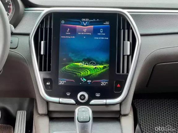 VinFast LUX SA2.0 Nâng cao 2022 - Bầu trời công nghệ!