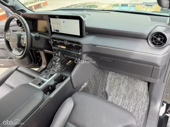 Toyota Land Cruiser Prado 2025 - Xe lướt zin cả xe. Tiết kiệm 300 triệu