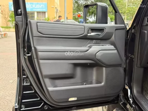 Toyota Land Cruiser Prado 2025 - Xe lướt zin cả xe. Tiết kiệm 300 triệu