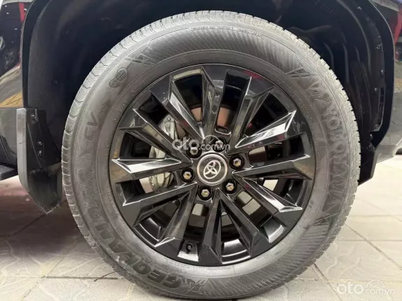 Toyota Land Cruiser Prado 2025 - Xe lướt zin cả xe. Tiết kiệm 300 triệu