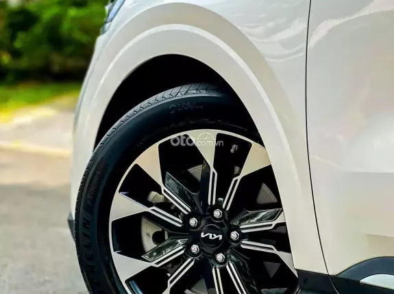 Kia Carnival 3.5G Signature 2023 - Odo 47.000 km, cực kỳ mới