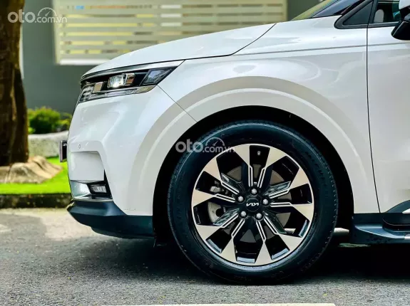 Kia Carnival 3.5G Signature 2023 - Odo 47.000 km, cực kỳ mới