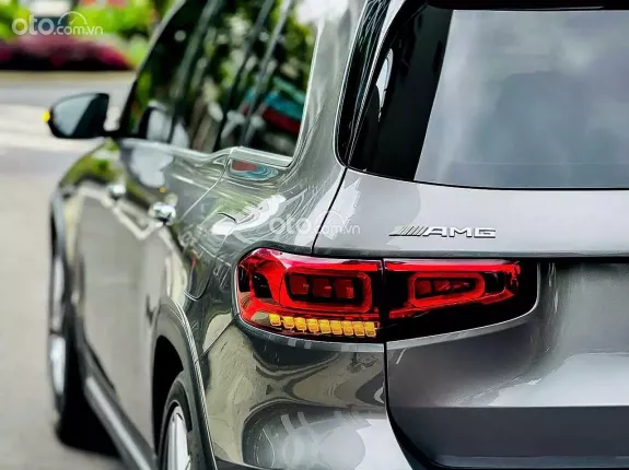 Mercedes-Benz GLB 35 AMG 2023 - SUV 7 chỗ, phù hợp gia đình & vận hành thể thao
