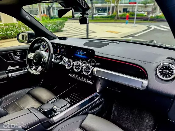 Mercedes-Benz GLB 35 AMG 2023 - SUV 7 chỗ, phù hợp gia đình & vận hành thể thao