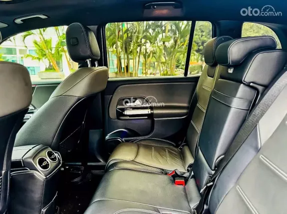 Mercedes-Benz GLB 35 AMG 2023 - SUV 7 chỗ, phù hợp gia đình & vận hành thể thao