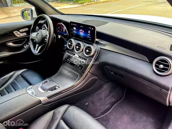 Mercedes-Benz GLC 250 4Matic 2018 - Nâng cấp ngoại thất & nội thất
