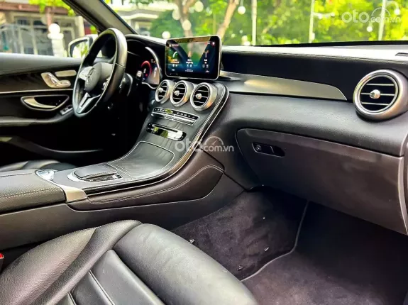 Mercedes-Benz GLC 250 4Matic 2018 - Nâng cấp ngoại thất & nội thất