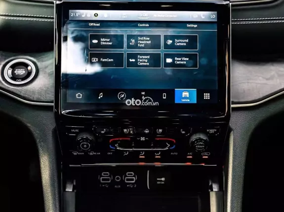 Jeep Cherokee 2023 - Xe mới lăn bánh 2,5v km