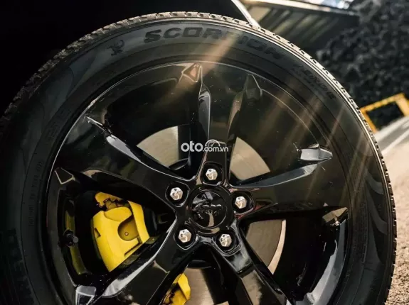 Jeep Cherokee 2023 - Xe mới lăn bánh 2,5v km