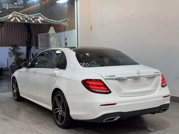 Mercedes-Benz E300 AMG 2020 - Xe option miên man bao check thoải mái