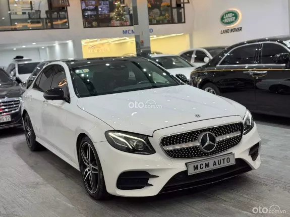 Mercedes-Benz E300 AMG 2020 - Xe option miên man bao check thoải mái