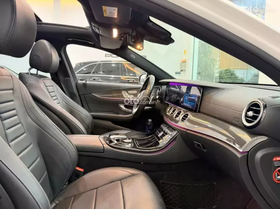 Mercedes-Benz E300 AMG 2020 - Xe option miên man bao check thoải mái