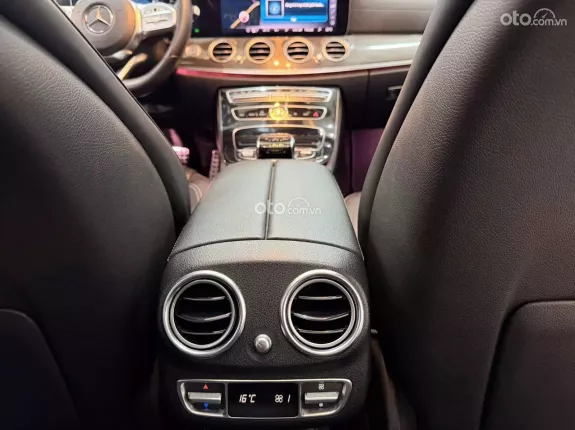 Mercedes-Benz E300 AMG 2020 - Xe option miên man bao check thoải mái