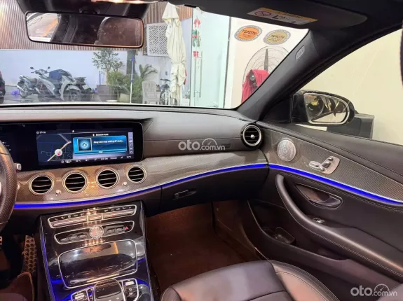Mercedes-Benz E300 AMG 2020 - Xe option miên man bao check thoải mái