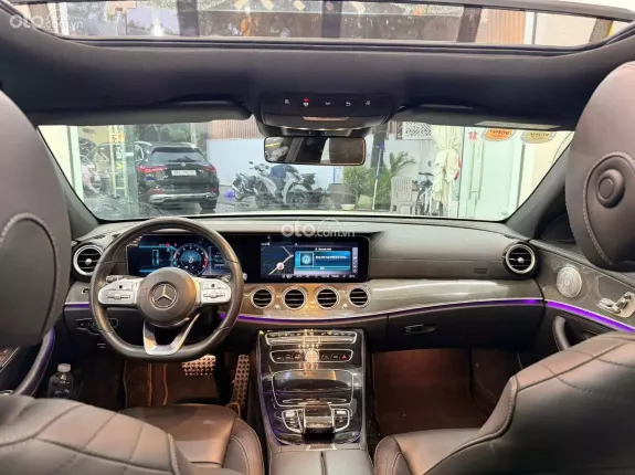 Mercedes-Benz E300 AMG 2020 - Xe option miên man bao check thoải mái