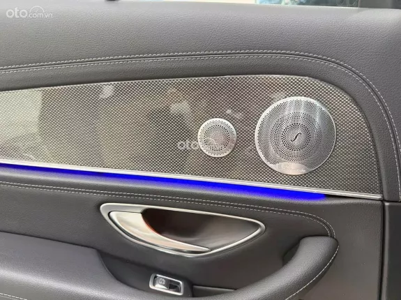 Mercedes-Benz E300 AMG 2020 - Xe option miên man bao check thoải mái