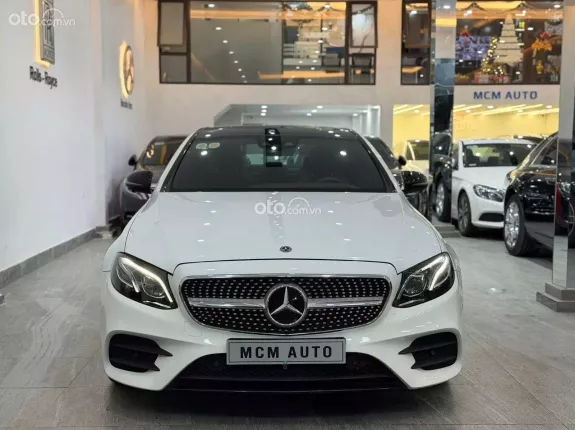 Mercedes-Benz E300 AMG 2020 - Xe option miên man bao check thoải mái