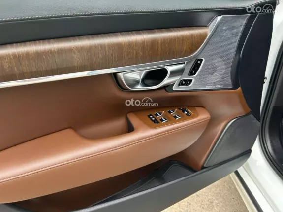 Volvo S90 2025 - S90 B6 Ultra, chỉ 300km