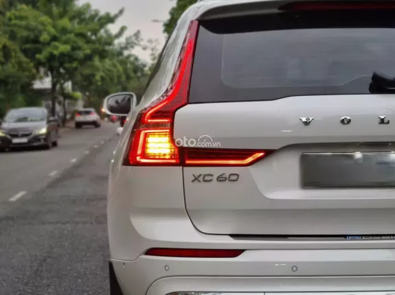 Volvo XC60 B6 AWD Inscription 2022 - Xe đẹp, full lịch sử bảo dưỡng hãng