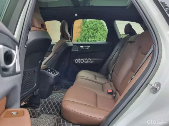 Volvo XC60 B6 AWD Inscription 2022 - Xe đẹp, full lịch sử bảo dưỡng hãng