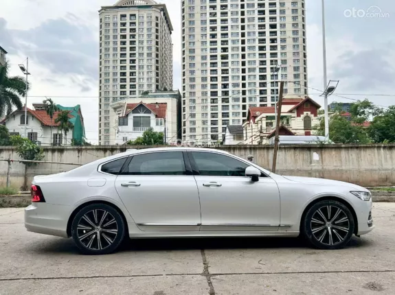 Volvo S90 2025 - S90 B6 Ultra, chỉ 300km