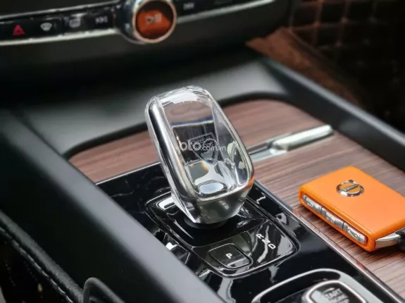 Volvo XC60 B6 AWD Inscription 2022 - Xe đẹp, full lịch sử bảo dưỡng hãng